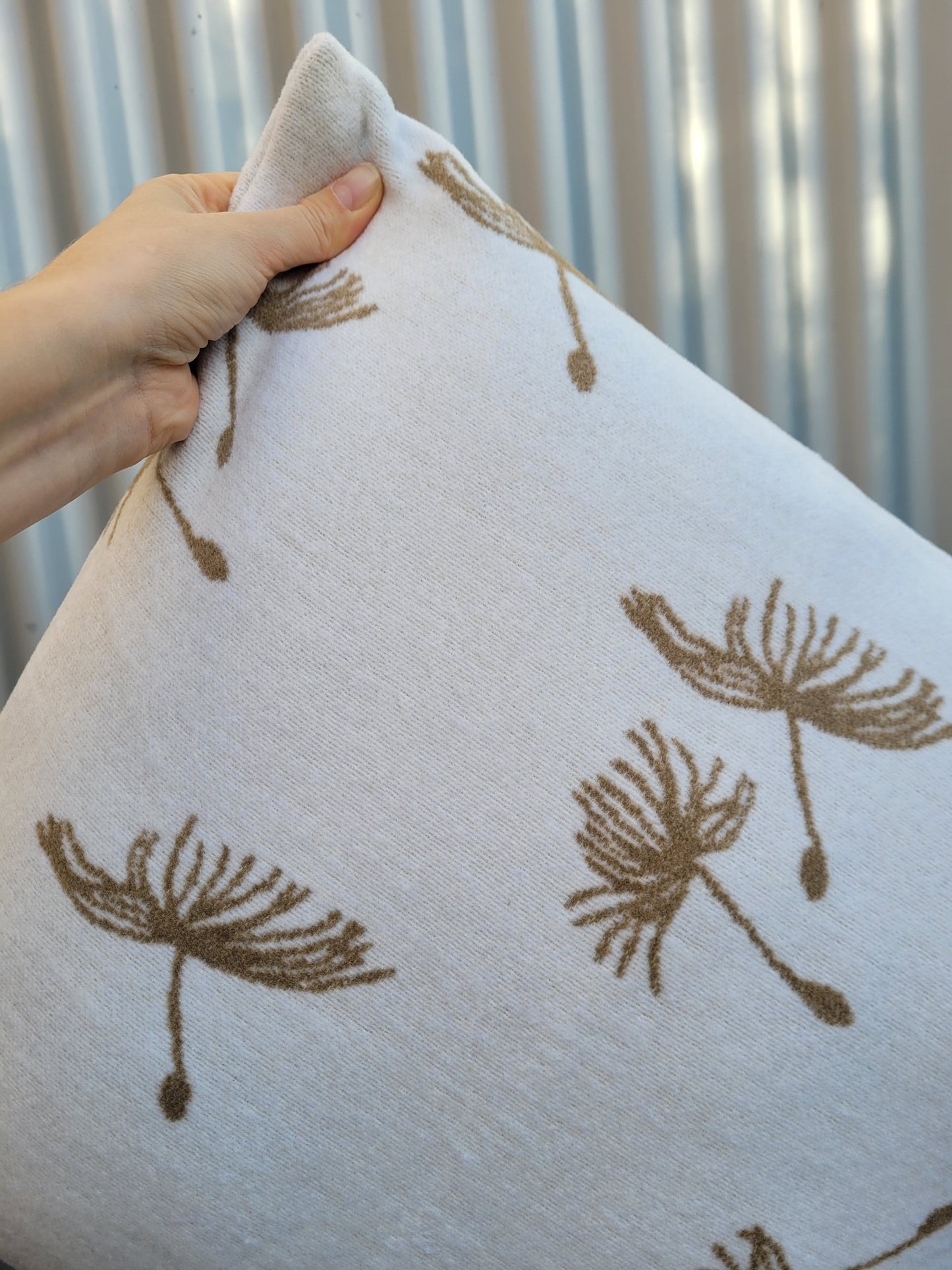 Upcycling-Kissenhülle PUSTEBLUME 45x45 cm