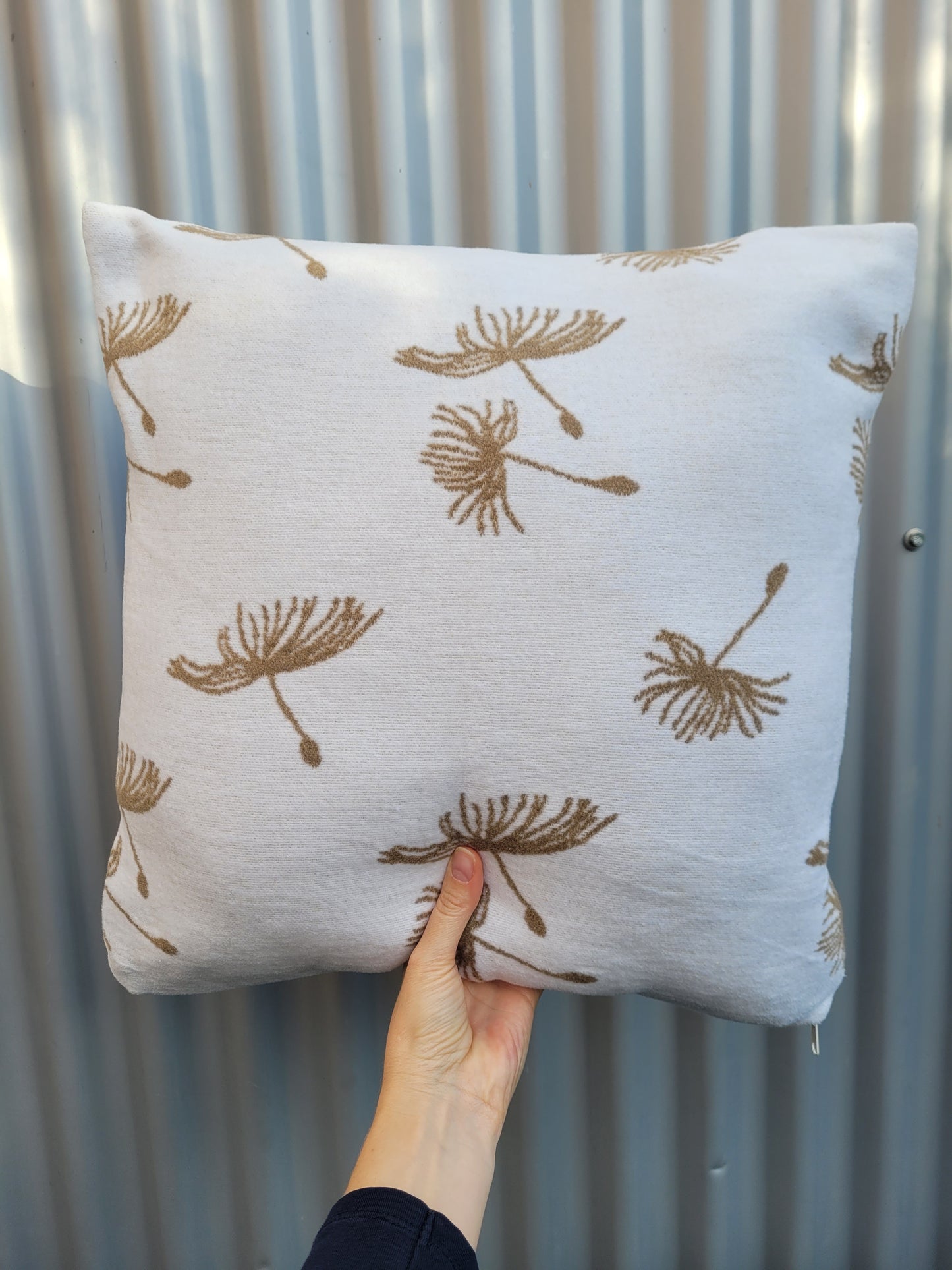 Upcycling-Kissenhülle PUSTEBLUME 45x45 cm