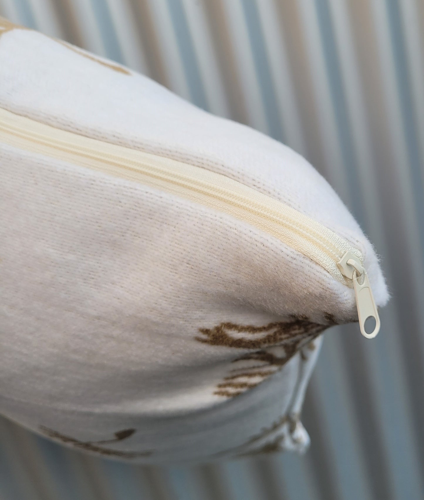 Upcycling-Kissenhülle PUSTEBLUME 45x45 cm